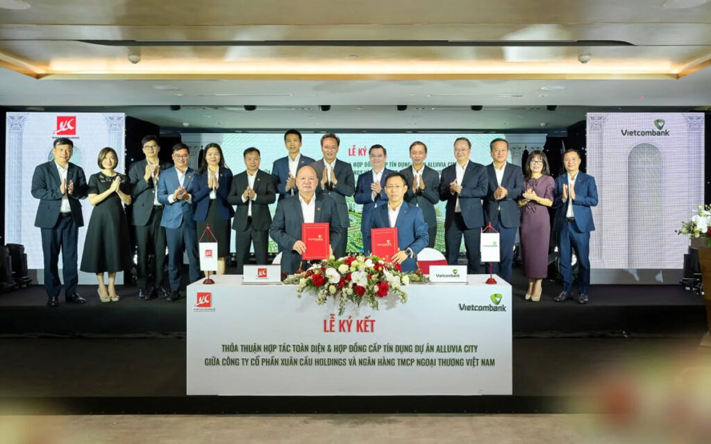 VCB tai tro alluvia city xuan cau