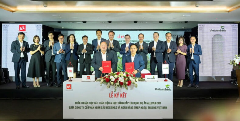 VCB tai tro alluvia city xuan cau