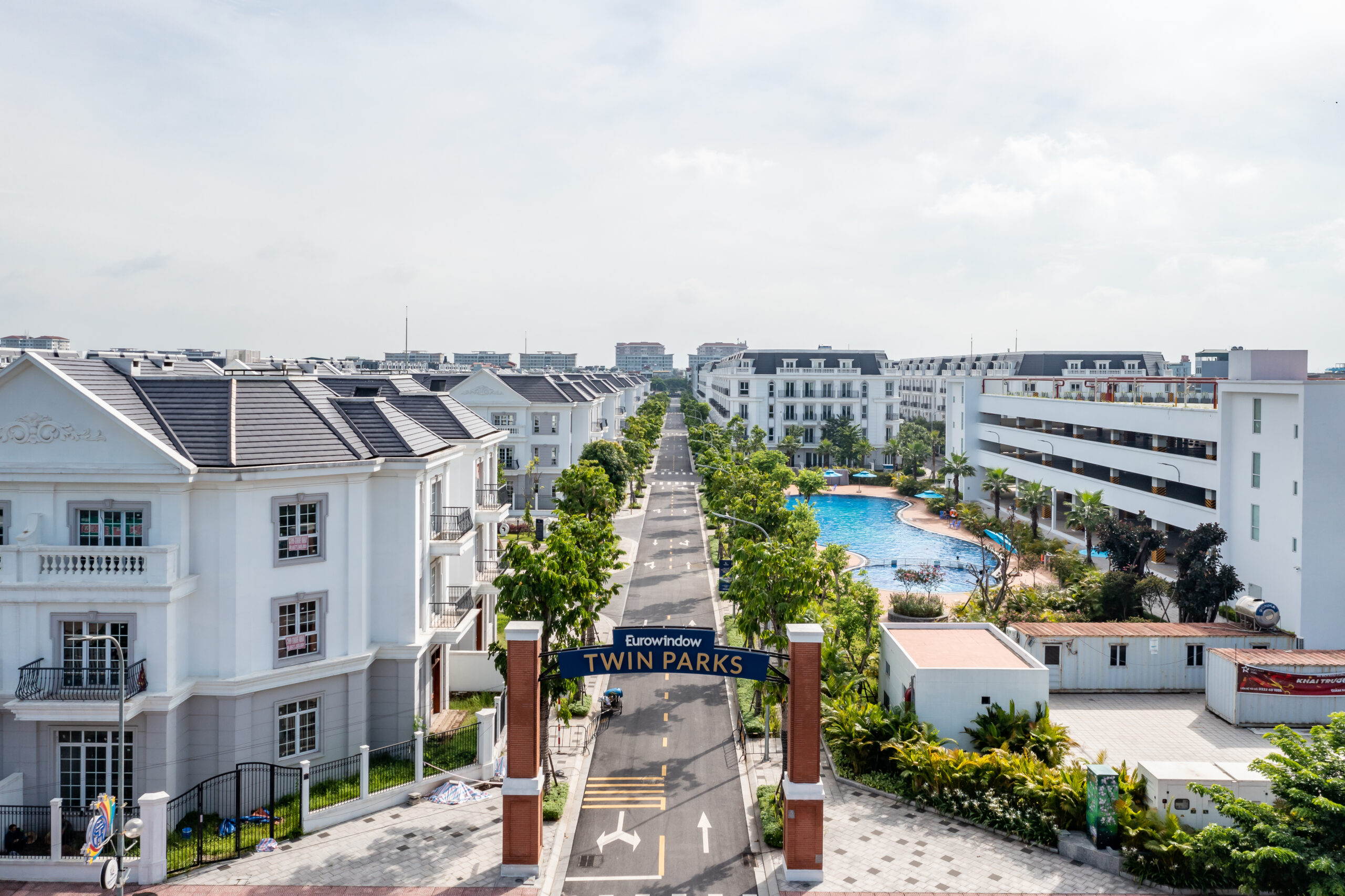 eurowindow-Twin-Parks-cong-chao
